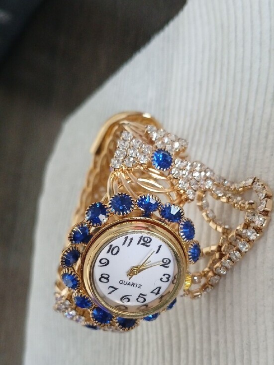 Gold-Tone Blue Crystal Women\'s Bracelet Watch main image 4